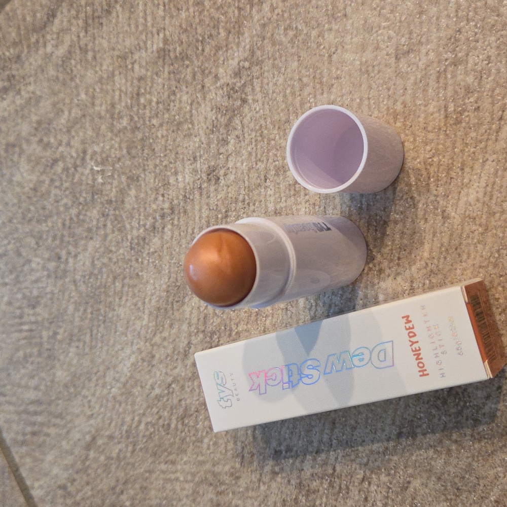 TYS Beauty Dew Stick Highlighter Stick in: Honeydew